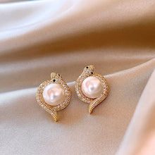 Set of Snakes Pearl Earring 
