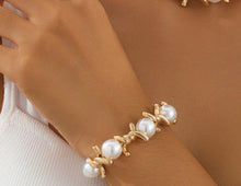 Thorn Stitching Pearl Necklace Women